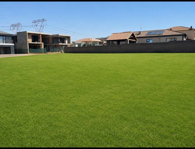 1,074M² VACANT LAND FOR SALE IN THREE RIVERS EAST